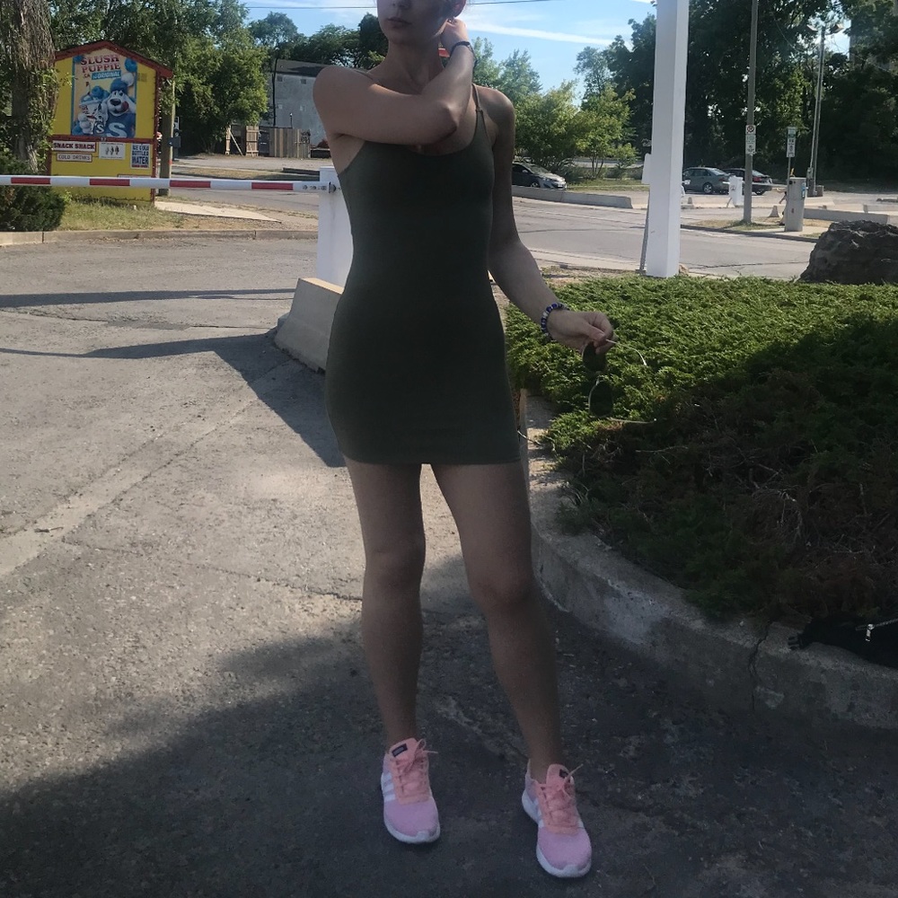 THE BEST SIMPLE DRESS